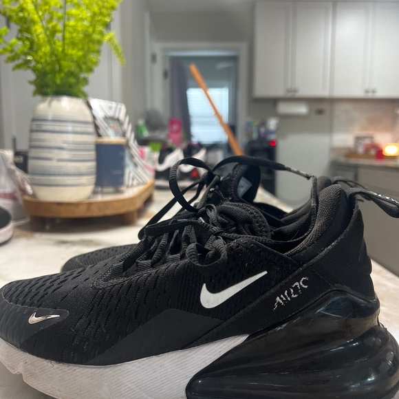 Nike air 270s - Picture 1 of 4